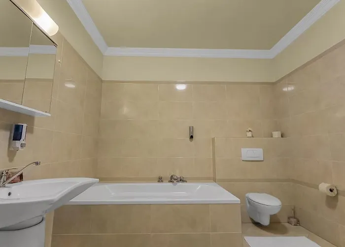 Adalbert Apartamento *